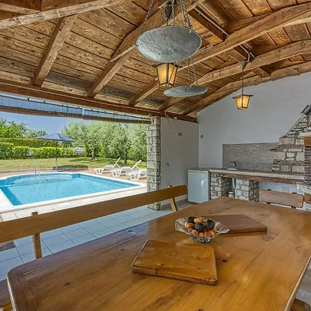 Martina With Private Pool Vila
