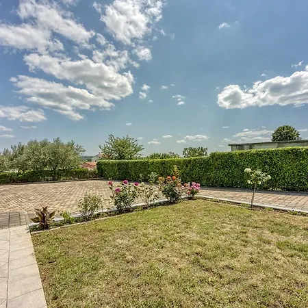 Martina With Private Pool Βίλα Kaštel