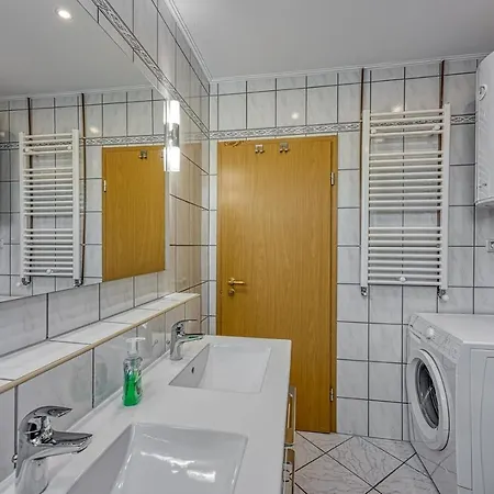 Martina With Private Pool Βίλα Kaštel