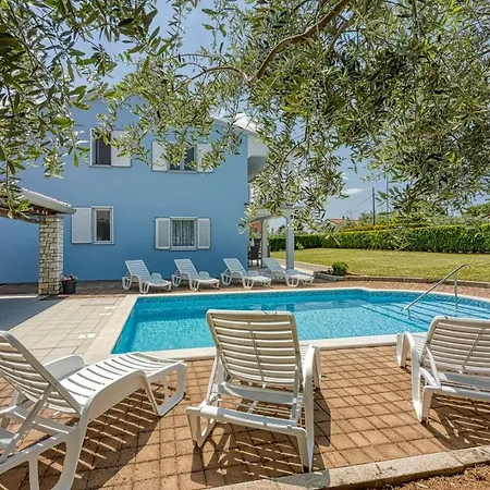 빌라 Martina With Private Pool Kaštel