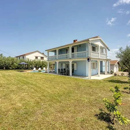 Martina With Private Pool Вилла *