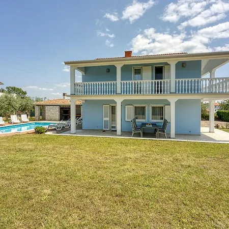 Martina With Private Pool Villa *