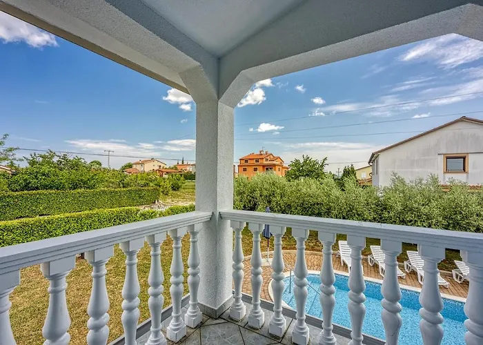 Martina With Private Pool Kastel