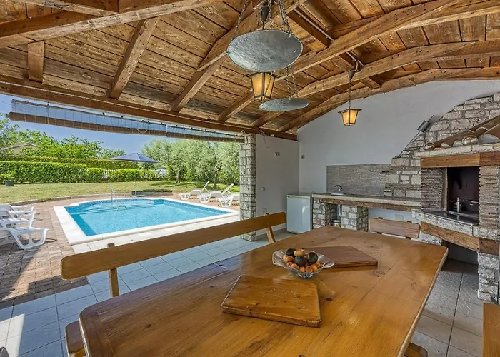 Martina With Private Pool Villa