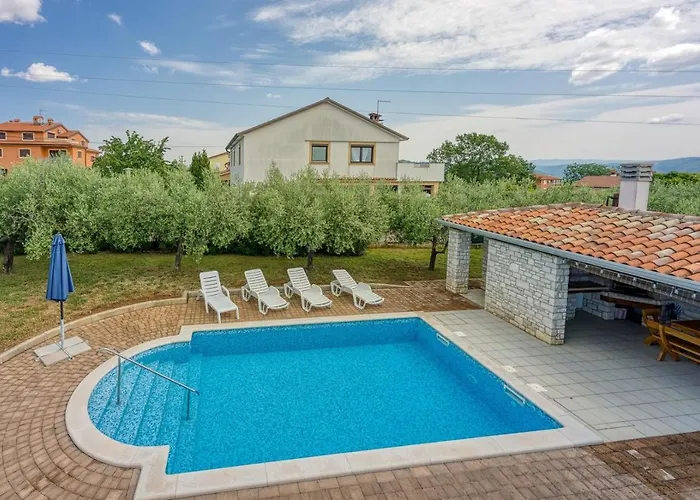 Martina With Private Pool Villa