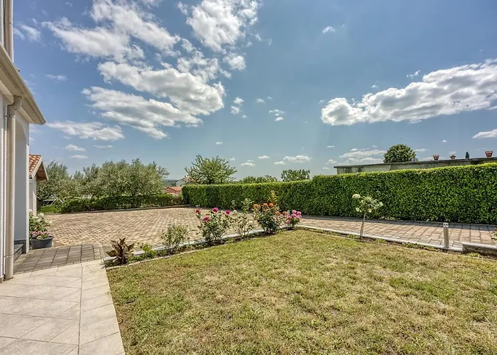 Martina With Private Pool Villa Kastel