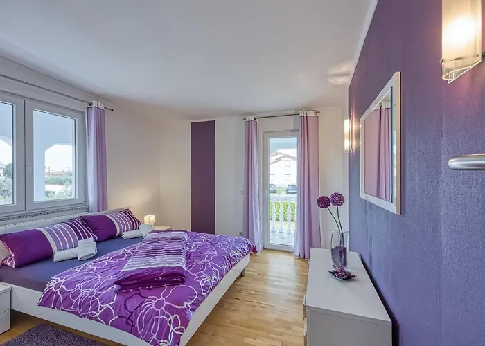 Martina With Private Pool Villa Kastel