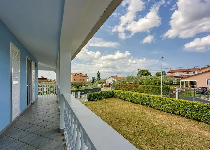 Martina With Private Pool * Kastel